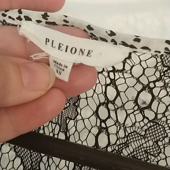 Pleione long sleeved top black & white lace - Picture 4 of 7